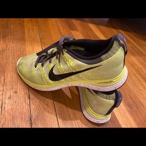 Women’s Nike Lunarlon Flynit sneakers